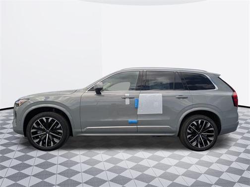 2025 Volvo XC90 B6 Plus 6-Seater