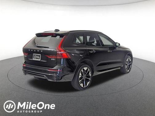 Onyx Black Metallic 2026 Volvo XC60 B5 Plus
