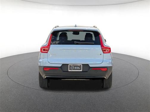 2026 Volvo XC40 B5 Plus