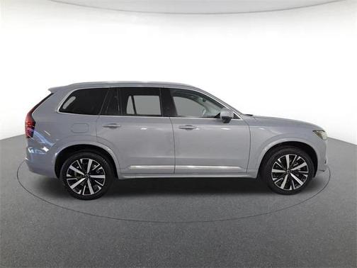 2025 Volvo XC90 B6 Core
