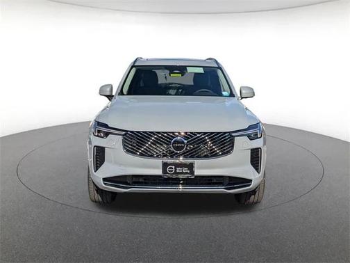 2025 Volvo XC90 B6 Core