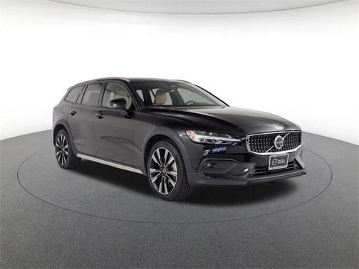 2024 Volvo V60 Cross Country B5 Ultimate