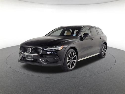2024 Volvo V60 Cross Country B5 Ultimate