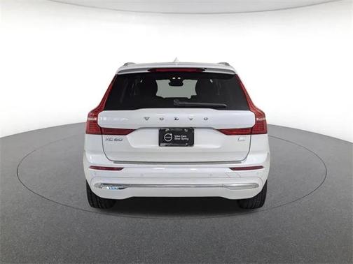 2023 Volvo XC60 Recharge Plug-In Hybrid T8 Plus Bright Theme