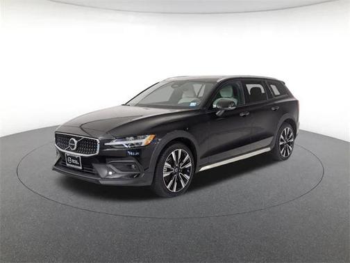 2023 Volvo V60 Cross Country B5 Ultimate