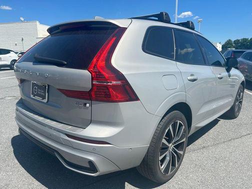 Silver Dawn Metallic 2023 Volvo XC60 B5 Plus Dark Theme