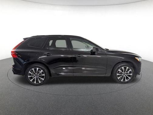 Onyx Black Metallic 2024 Volvo XC60 B5 Plus Dark Theme