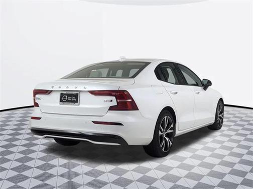 2024 Volvo S60 B5 Core Dark Theme