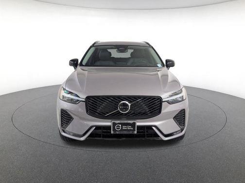 Aurora Silver 2026 Volvo XC60 B5 Ultra