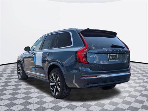 2025 Volvo XC90 B6 Core