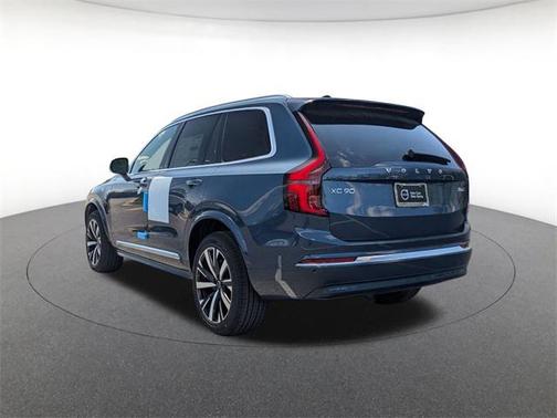 2025 Volvo XC90 B6 Core