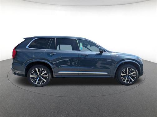 2025 Volvo XC90 B6 Core
