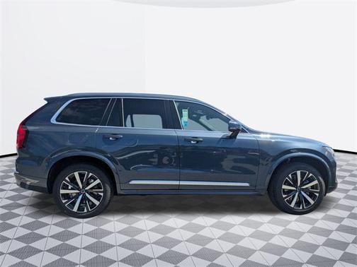 2025 Volvo XC90 B6 Core