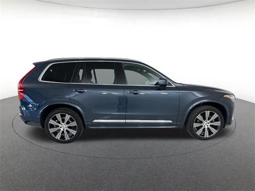 2022 Volvo XC90 T6 Inscription