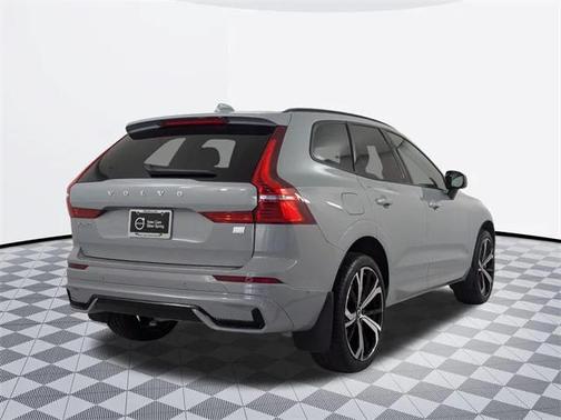 2024 Volvo XC60 Recharge Plug-In Hybrid T8 Ultimate Dark Theme