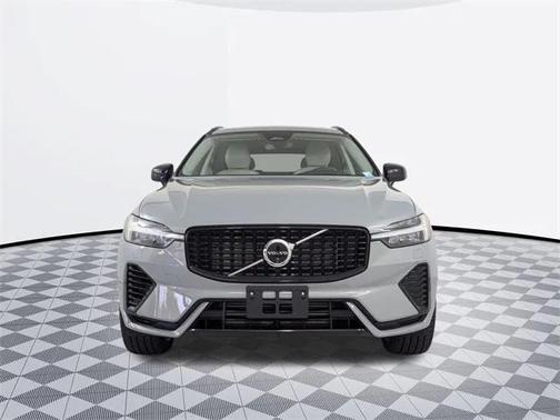 2024 Volvo XC60 Recharge Plug-In Hybrid T8 Ultimate Dark Theme