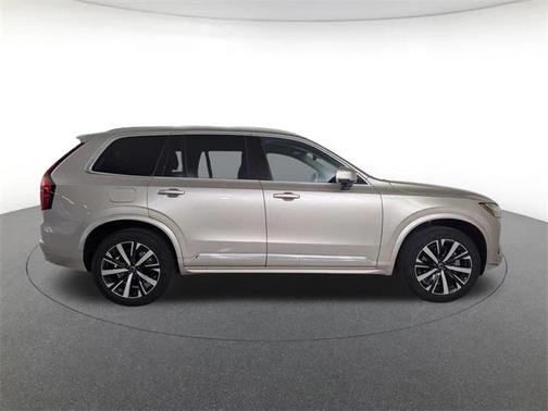 2025 Volvo XC90 B5 Core