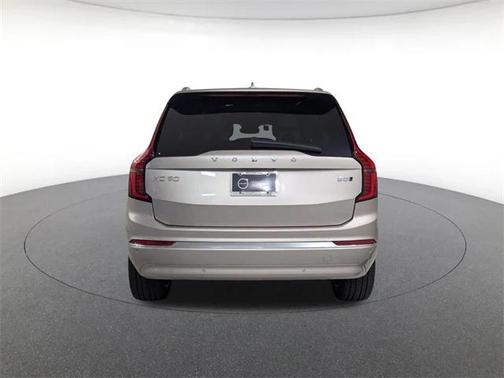 2025 Volvo XC90 B5 Core