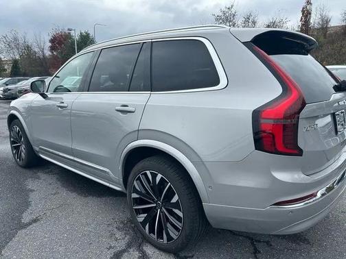 2025 Volvo XC90 B5 Plus 7-Seater