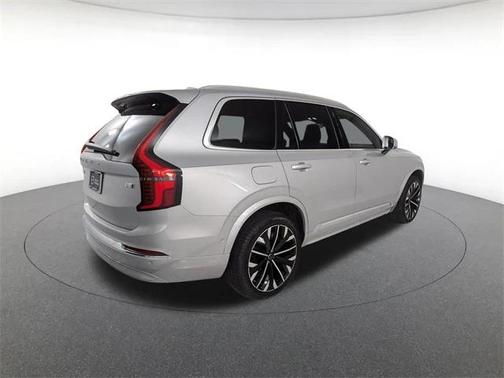 2025 Volvo XC90 B5 Plus 7-Seater