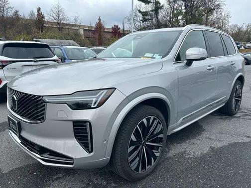 2025 Volvo XC90 B5 Plus 7-Seater