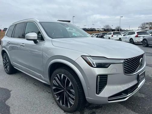 2025 Volvo XC90 B5 Plus 7-Seater