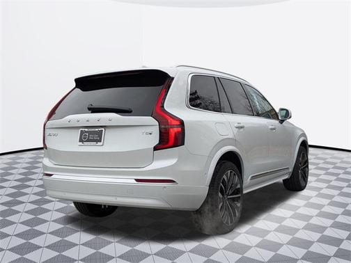 2025 Volvo XC90 Plug-In Hybrid T8 Plus 7-Seater