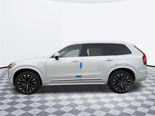 2025 Volvo XC90 Plug-In Hybrid T8 Plus 7-Seater
