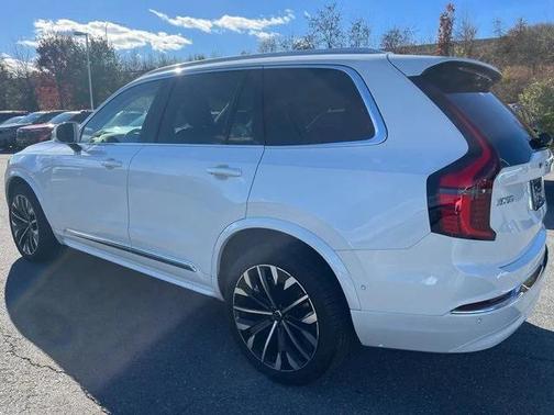 2025 Volvo XC90 B6 Plus 7-Seater