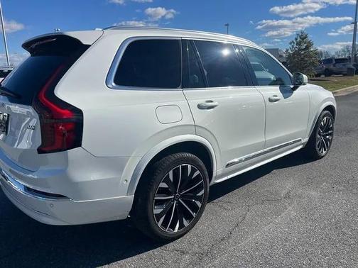 2025 Volvo XC90 B6 Plus 7-Seater