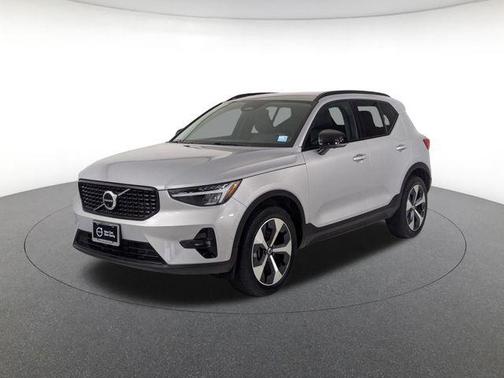 Silver Dawn Metallic 2023 Volvo XC40 B5 Plus Dark Theme