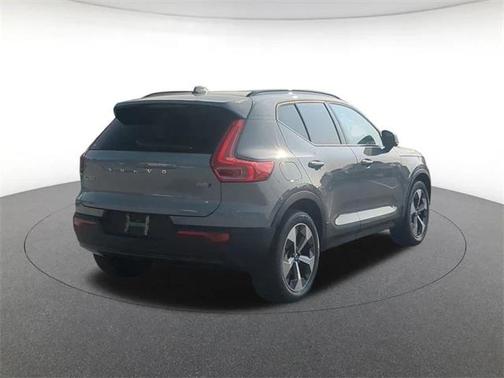 2026 Volvo XC40 B5 Plus