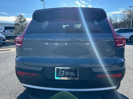 2023 Volvo XC40 B5 Plus Bright Theme