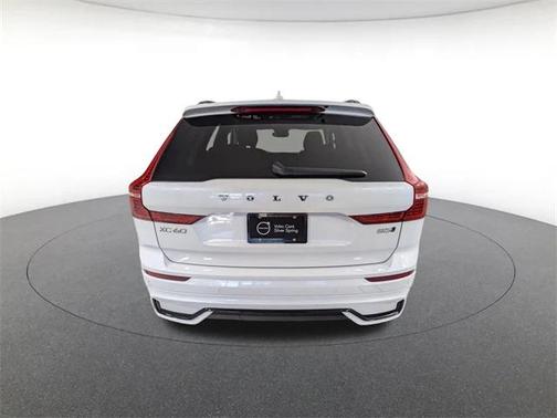 2025 Volvo XC60 B5 Plus