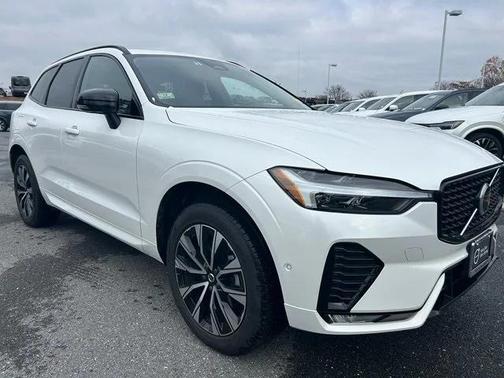 2025 Volvo XC60 B5 Plus