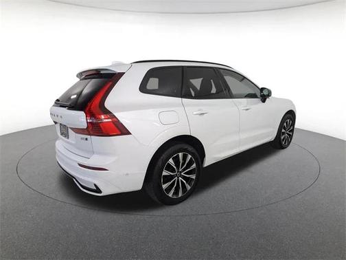 2025 Volvo XC60 B5 Plus