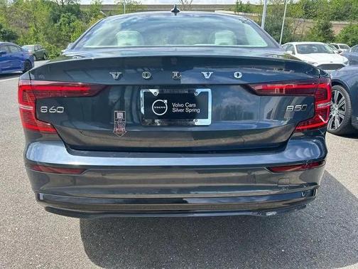 2024 Volvo S60 B5 Plus Dark Theme