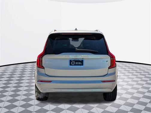 2025 Volvo XC90 B6 Ultra