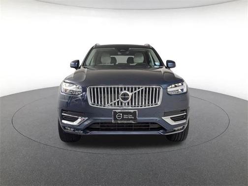 2025 Volvo XC90 B5 Core
