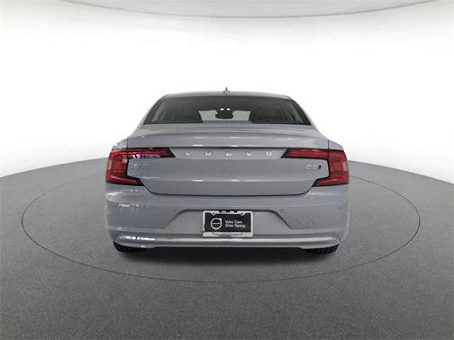 2025 Volvo S90 B6 Plus