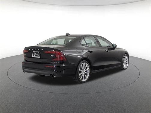 2020 Volvo S60 T5 Momentum