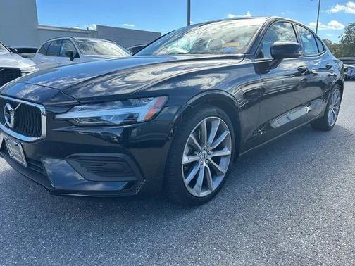 2020 Volvo S60 T5 Momentum