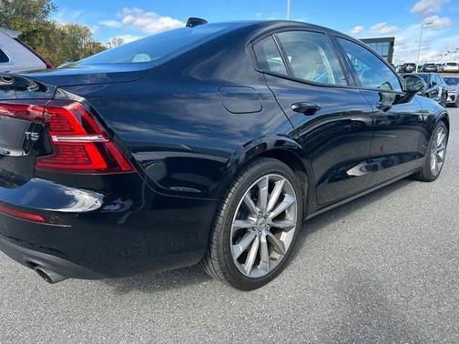 2020 Volvo S60 T5 Momentum