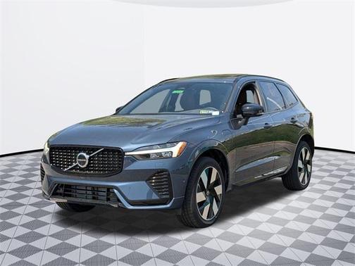 2025 Volvo XC60 Plug-In Hybrid T8 Plus