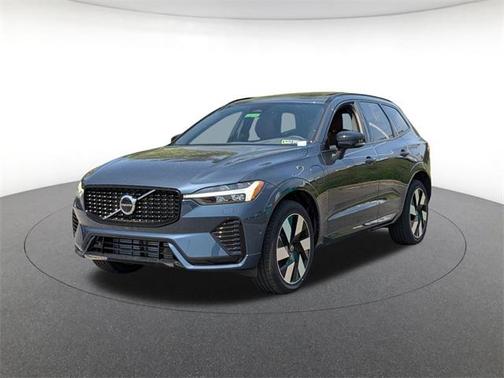 2025 Volvo XC60 Plug-In Hybrid T8 Plus