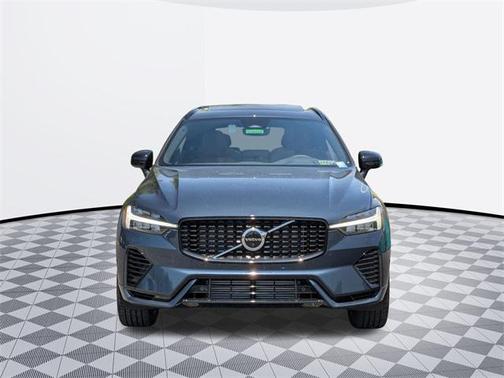 2025 Volvo XC60 Plug-In Hybrid T8 Plus