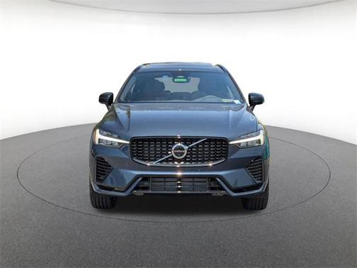 2025 Volvo XC60 Plug-In Hybrid T8 Plus
