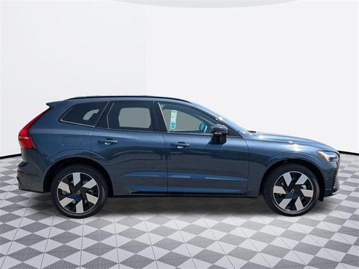 2025 Volvo XC60 Plug-In Hybrid T8 Plus