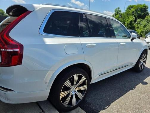 2024 Volvo XC90 Recharge Plug-In Hybrid T8 Plus Bright Theme 7-Seater