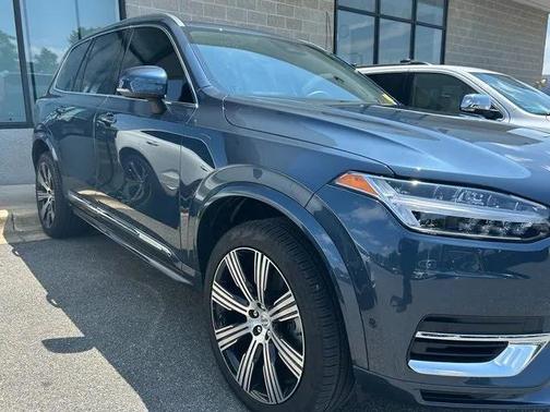 2024 Volvo XC90 Recharge Plug-In Hybrid T8 Ultimate Bright Theme 7-Seater